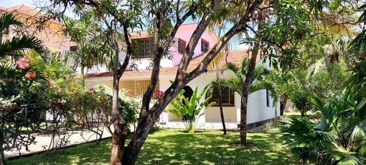 4 Bed Villa with En Suite at Kenyatta Road - 3