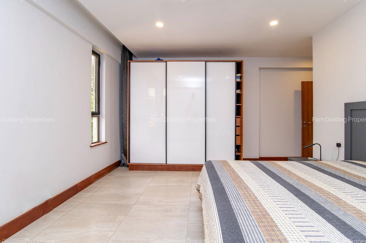 2 Bed Apartment with En Suite at Terrace Close - 6