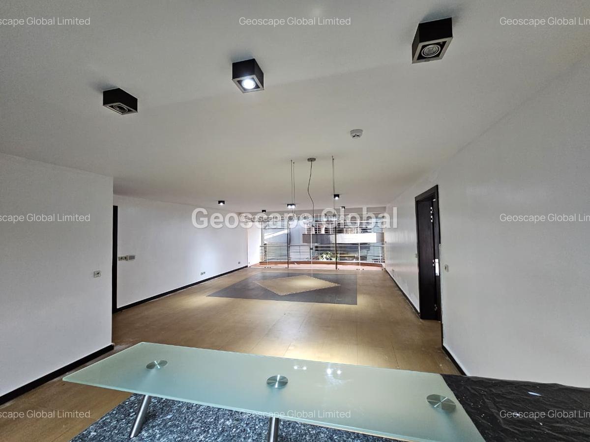 3 Bed Apartment with En Suite in Riverside - 3
