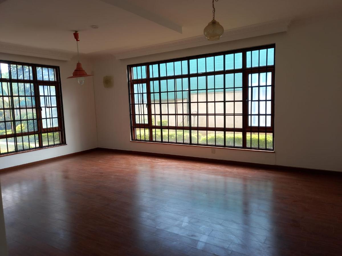 5 Bed Townhouse with En Suite in Runda - 13