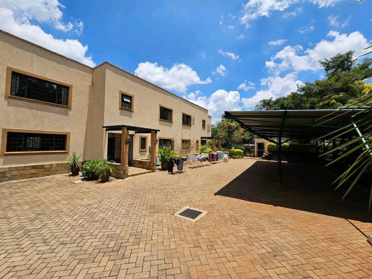 4 Bed House with En Suite in Runda - 18