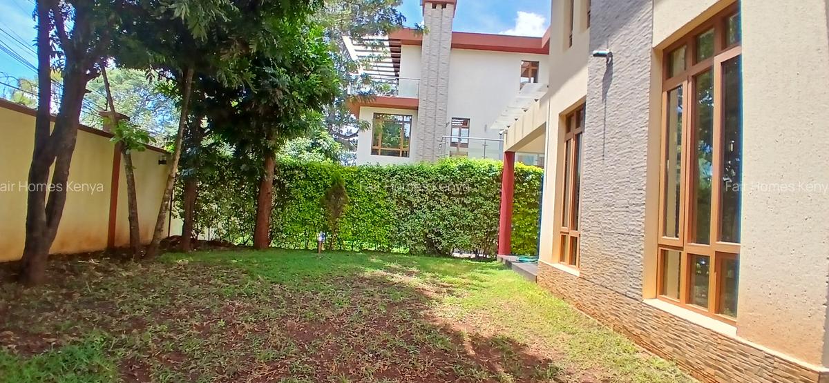 5 Bed Townhouse with En Suite at Lavington Green - 1