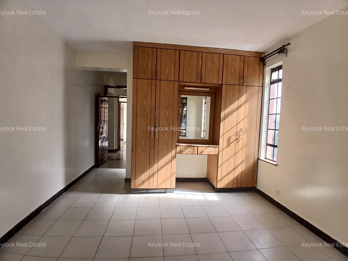 2 Bed Apartment with En Suite at Lavington - 8
