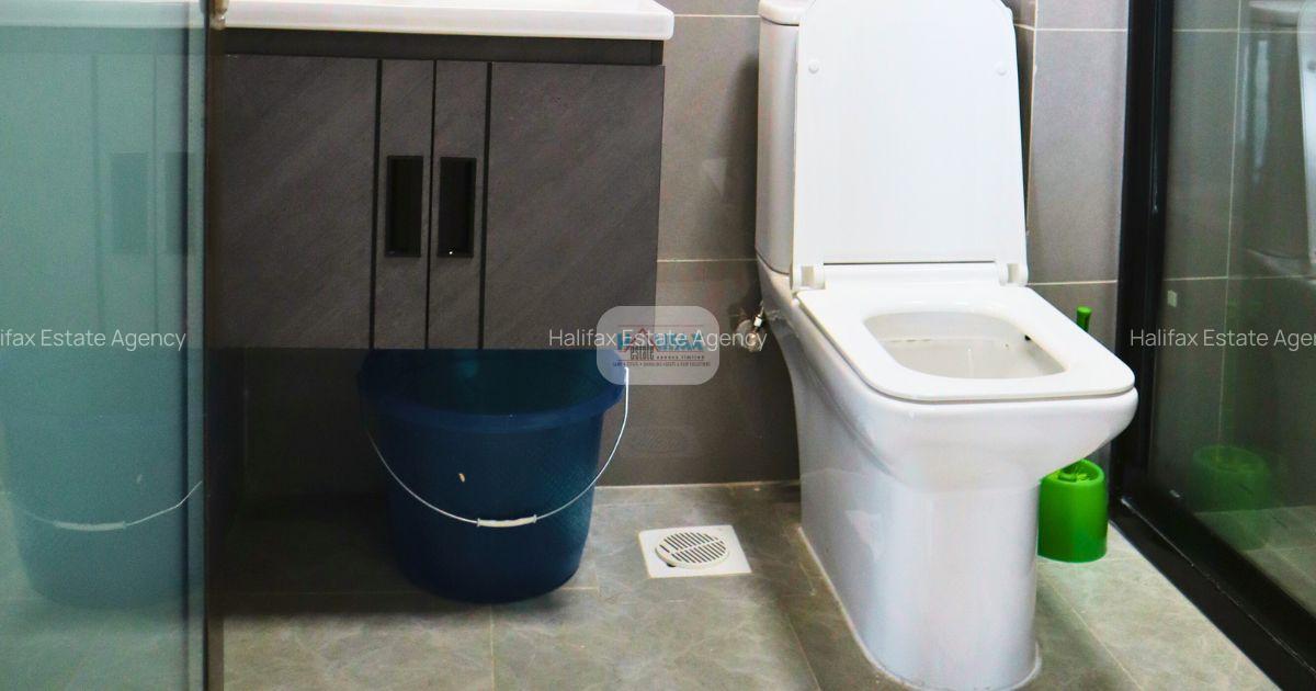 2 Bed Apartment with Gym in Riverside - 14