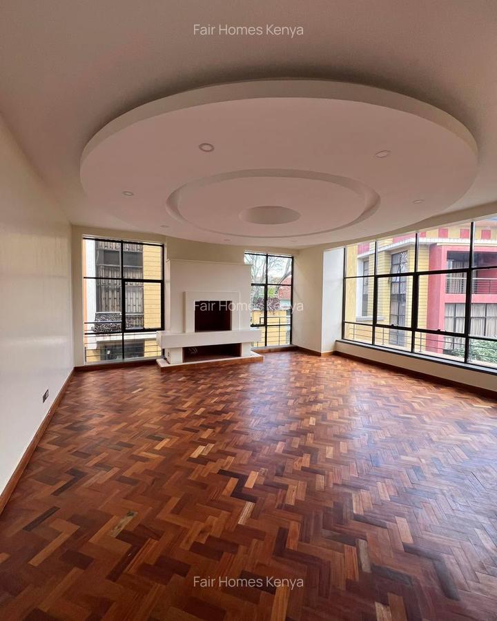 5 Bed Townhouse with En Suite at Elmolo Drive - 6