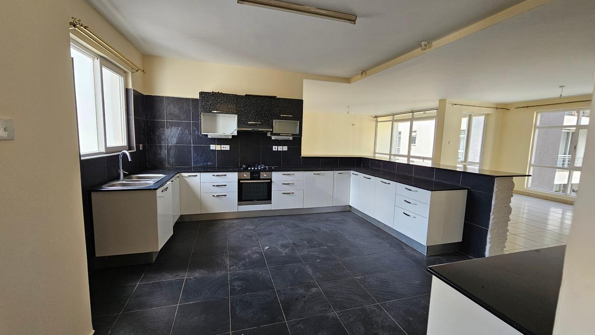 3 Bed Apartment with En Suite in Lavington - 6