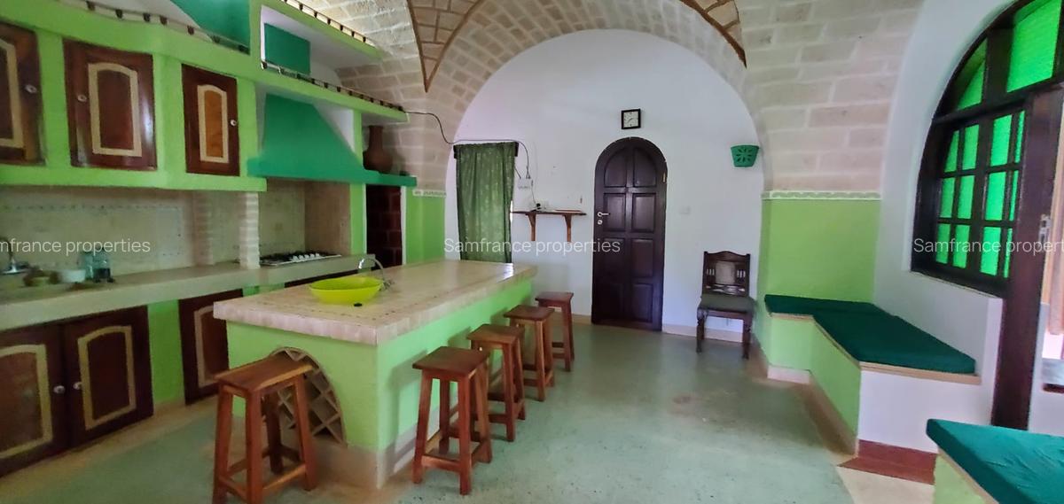 6 Bed Townhouse with En Suite at Kilifi Bofa - 3