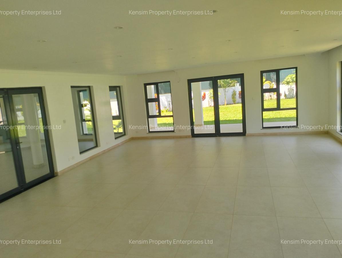 5 Bed House with En Suite in Runda - 5