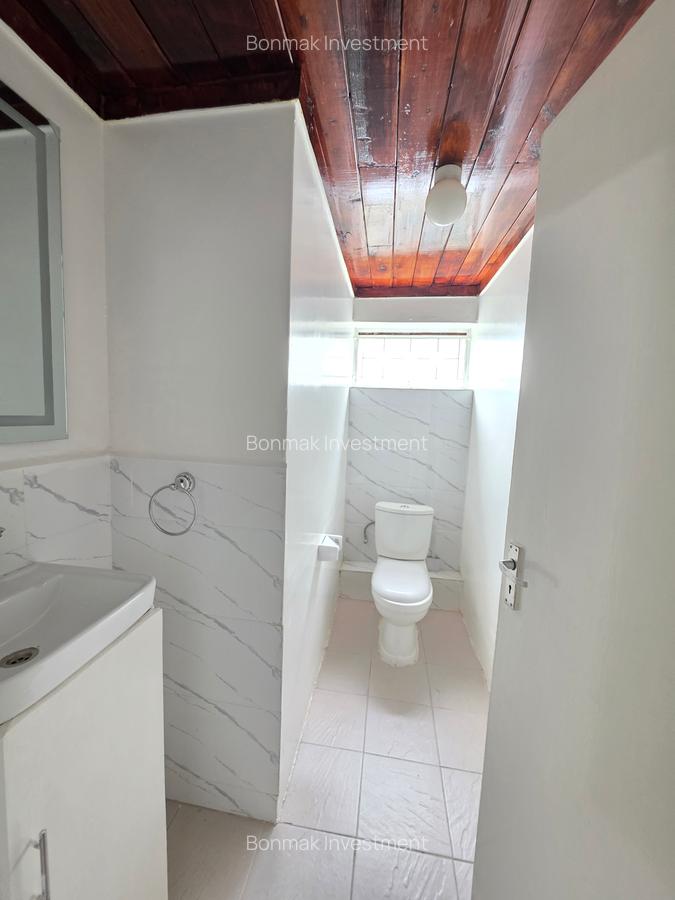 4 Bed House with En Suite at Lavington Green. - 18