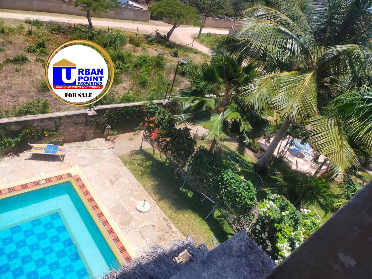 6 Bed Villa with En Suite in Nyali Area - 16