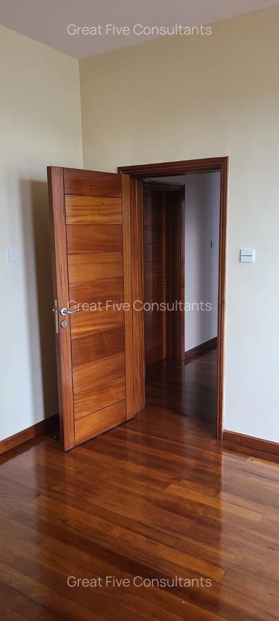 5 Bed Villa with En Suite in Runda - 9