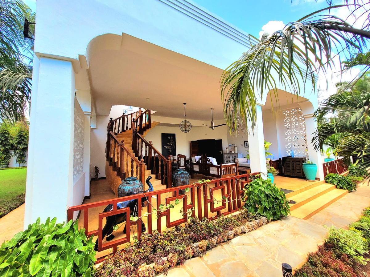 5 Bed Villa with En Suite in Diani - 14