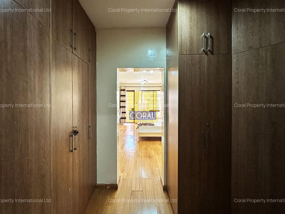 4 Bed Apartment with En Suite in Parklands - 14