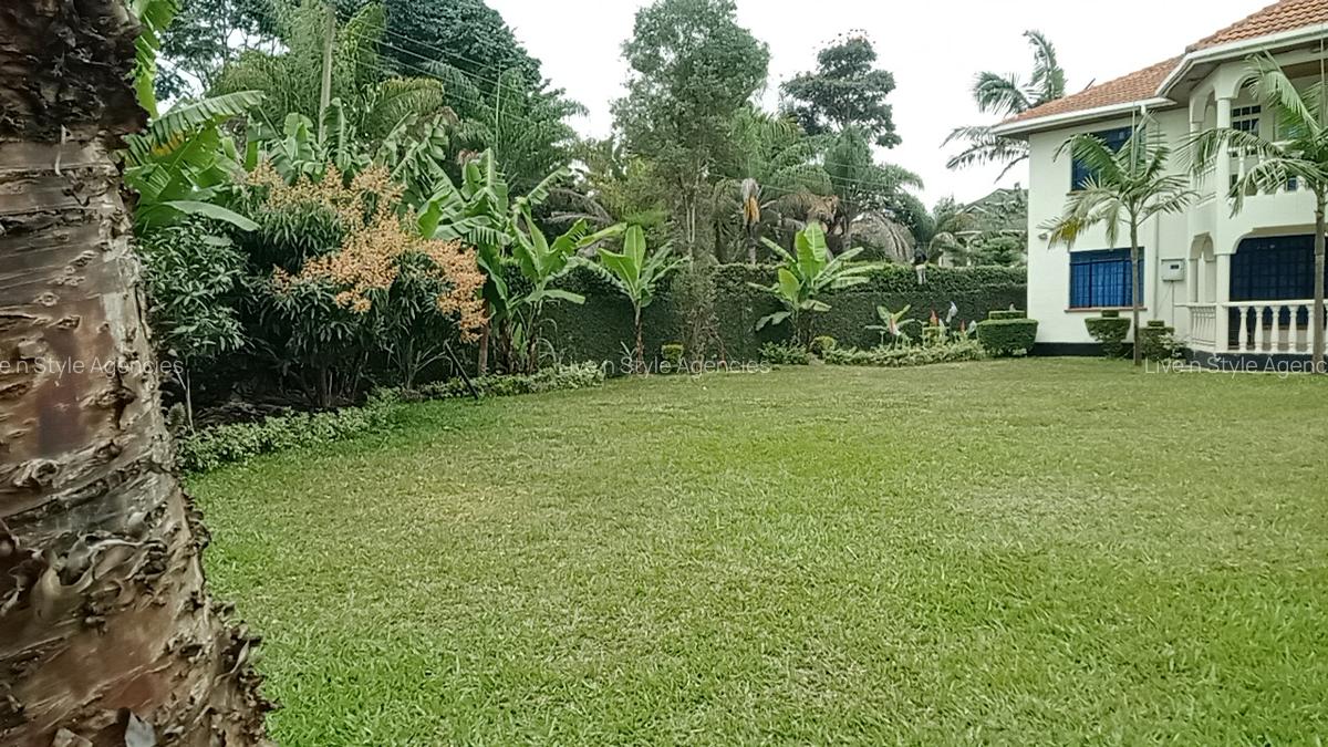 7 Bed House with En Suite in Runda - 5