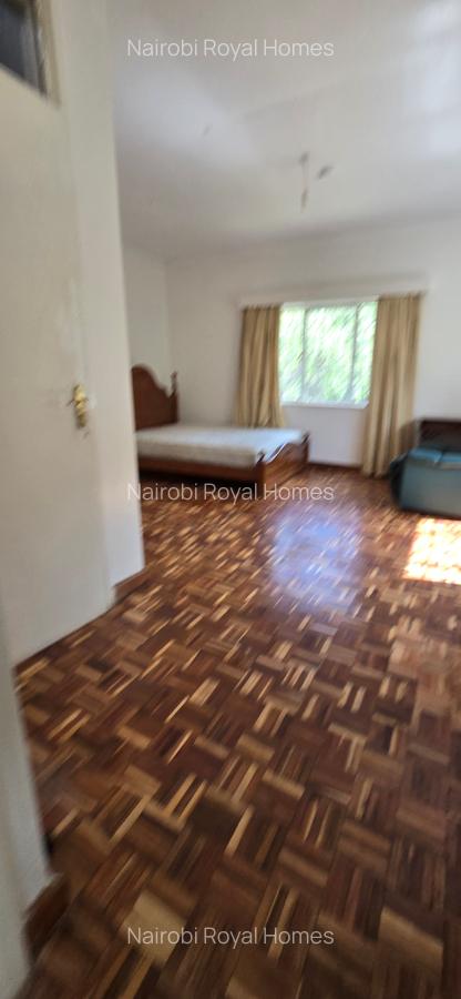 5 Bed House with En Suite at Kyuna Crescent - 15