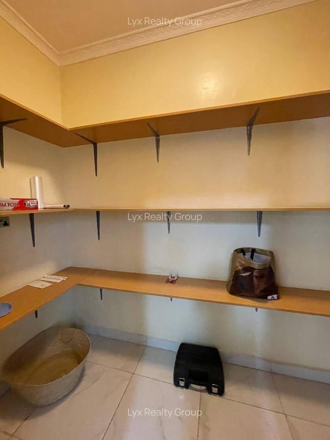 5 Bed Villa with En Suite in Runda - 16