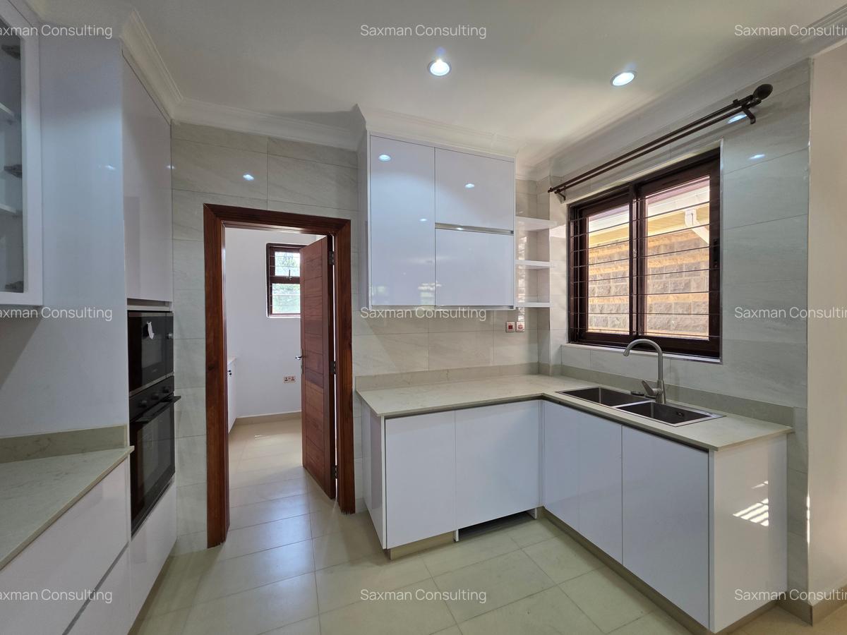 3 Bed Villa with En Suite in Thome - 11