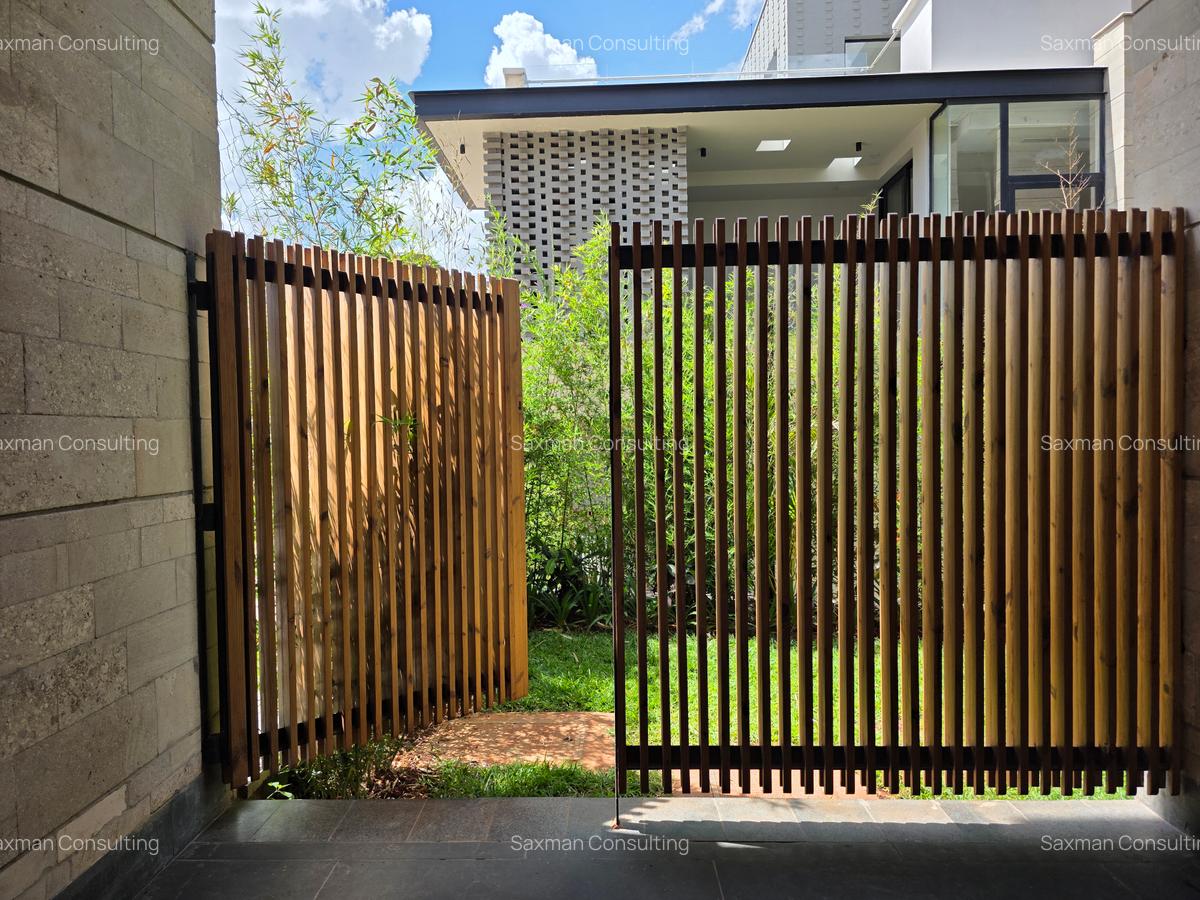 5 Bed Villa with En Suite in Westlands Area - 18