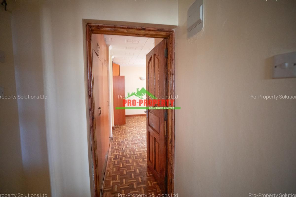 4 Bed House with En Suite at Zambezi - 15