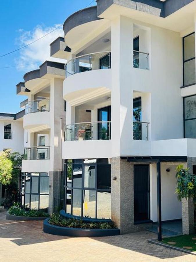 5 Bed Townhouse with En Suite at Lavington - 12