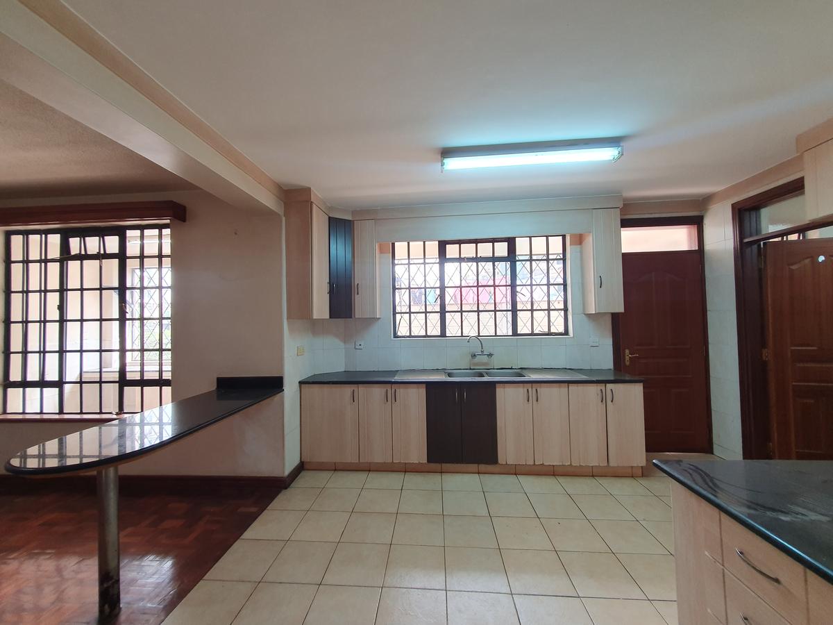 3 Bed Apartment with En Suite in Parklands - 9