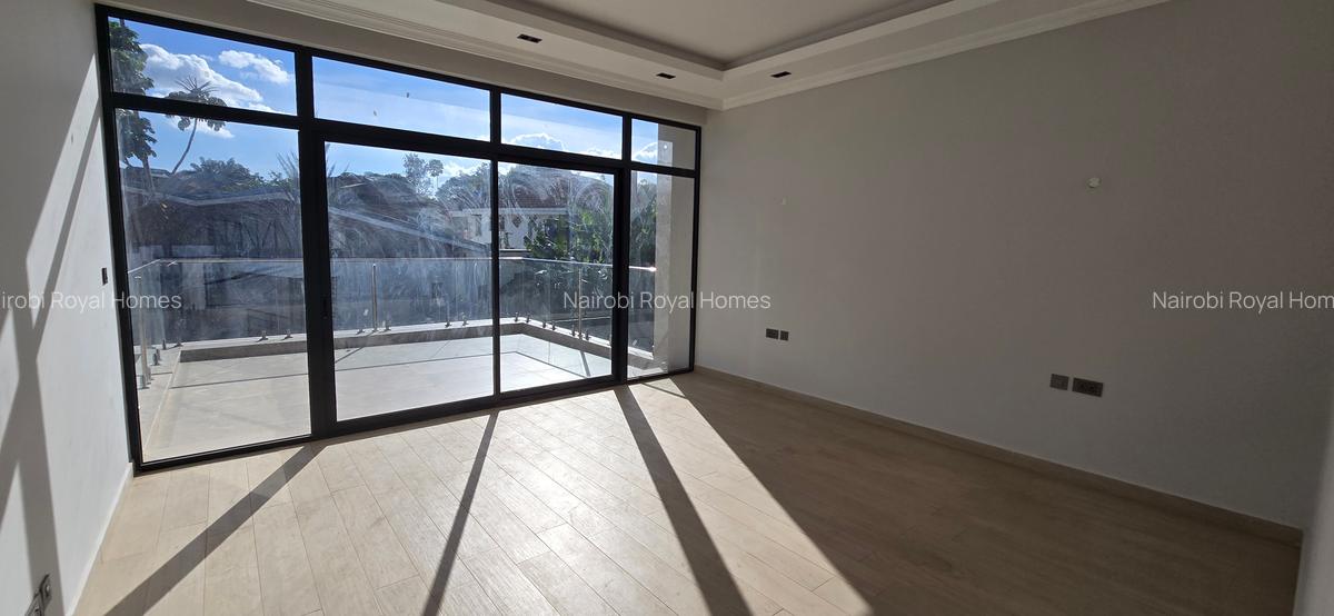 5 Bed Townhouse with En Suite at Lavington Green - 11