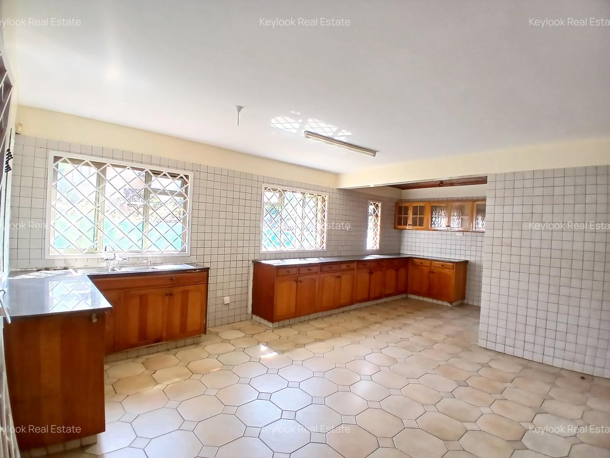 4 Bed Townhouse with En Suite at Lavington Green - 20
