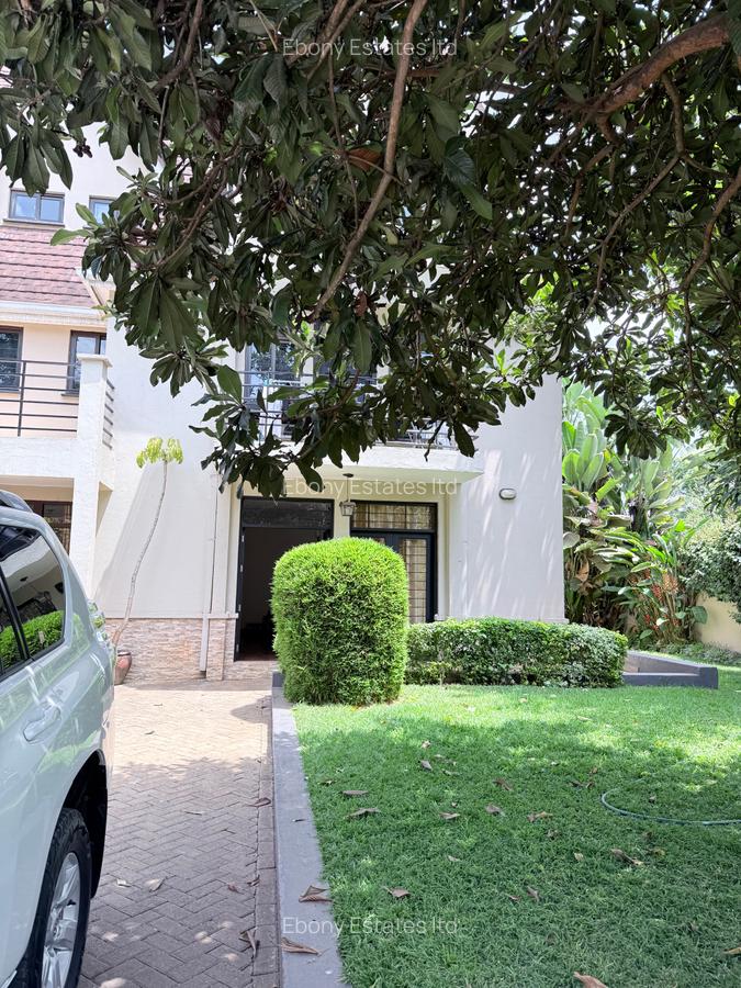 6 Bed Townhouse with En Suite in Lavington - 2
