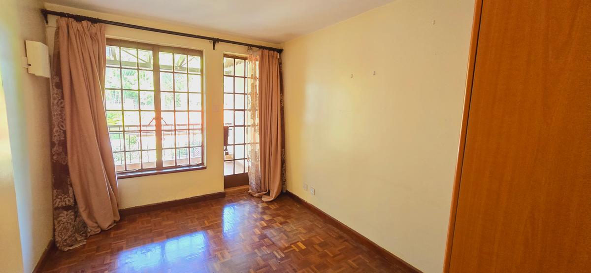 5 Bed Townhouse with En Suite at Off Convent Drive - 14