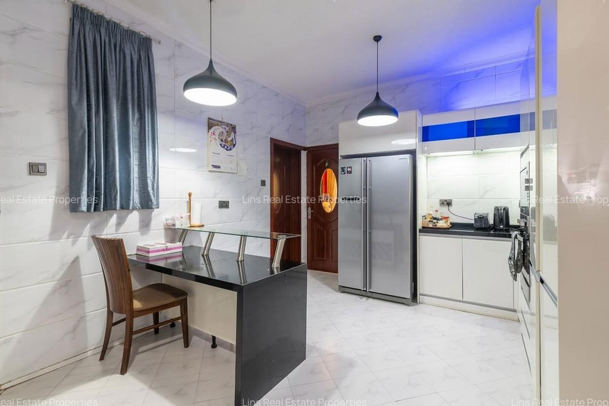 5 Bed Townhouse with En Suite in Lavington - 5