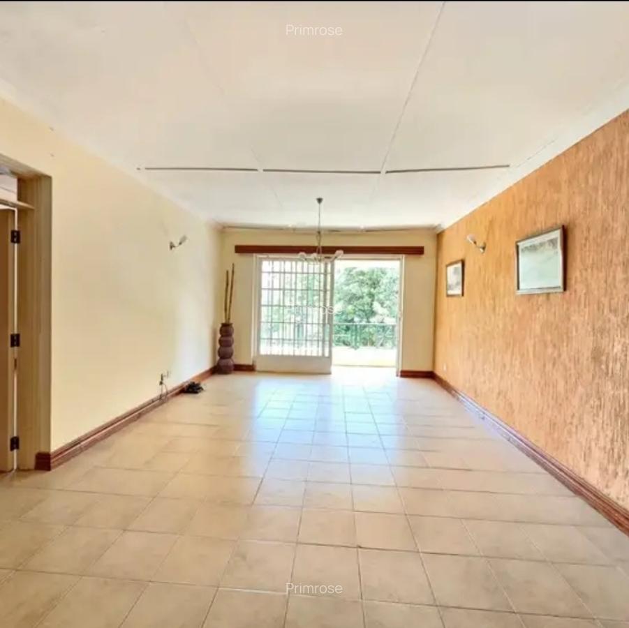 3 Bed Apartment in Riverside - 8