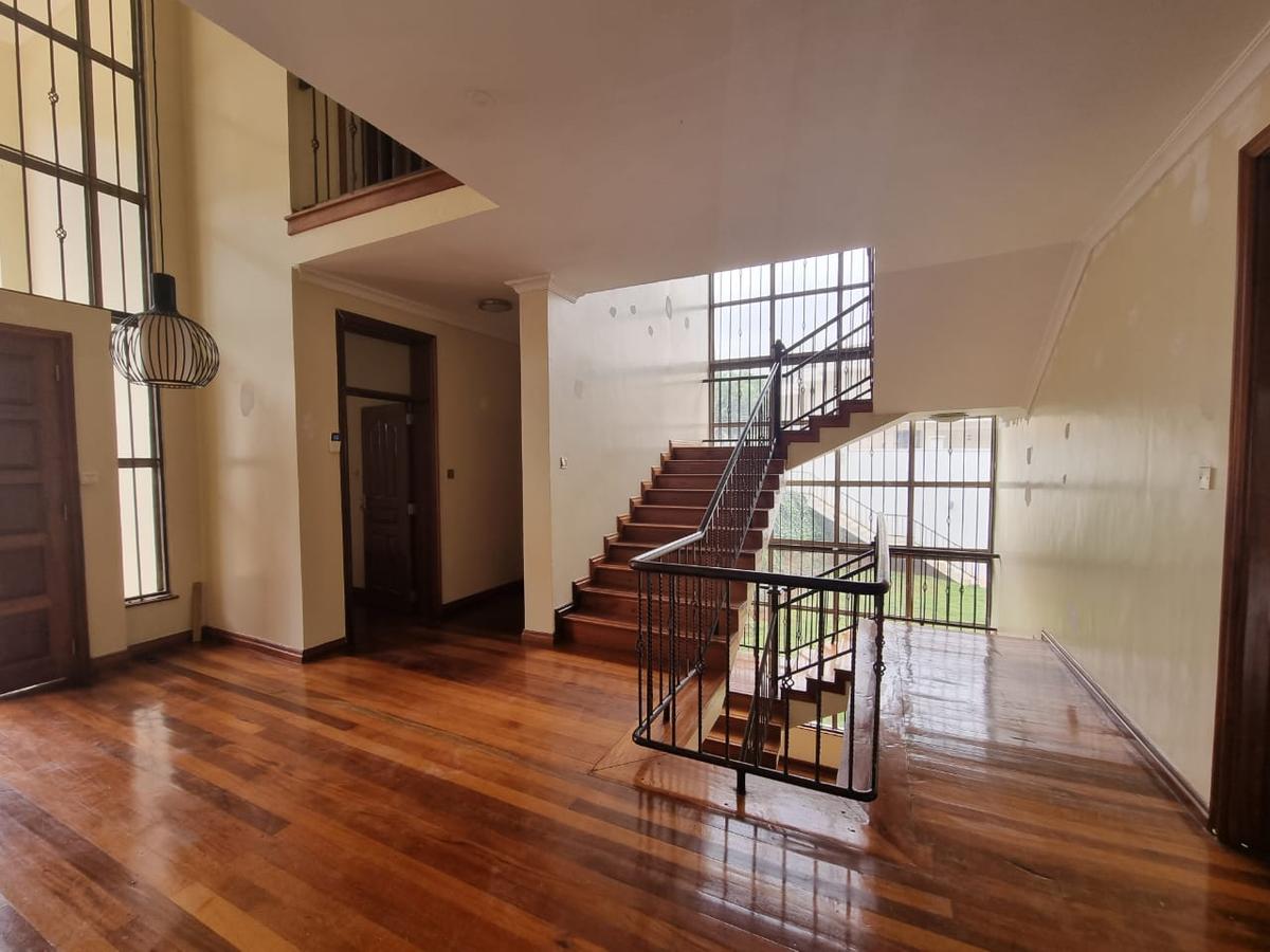 5 Bed Villa with En Suite in Kitisuru - 4