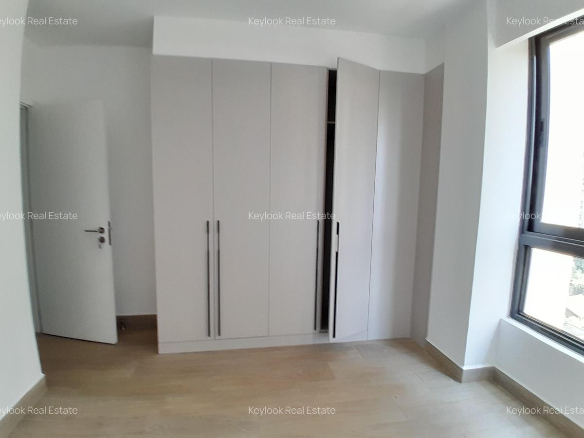 3 Bed Apartment with En Suite at Riverside - 9