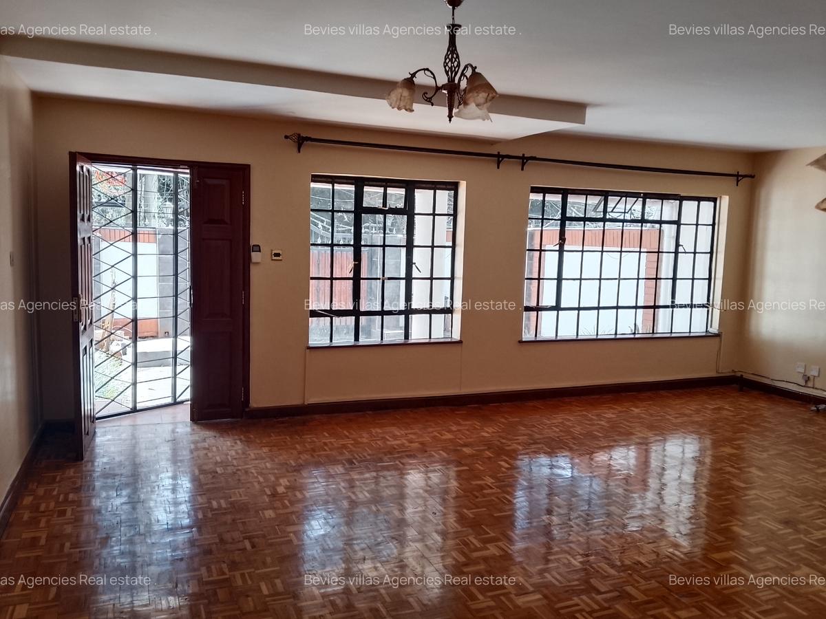 5 Bed Townhouse with En Suite at Westlands - 1