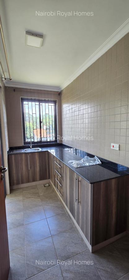 6 Bed Townhouse with En Suite at Lavington Green - 9