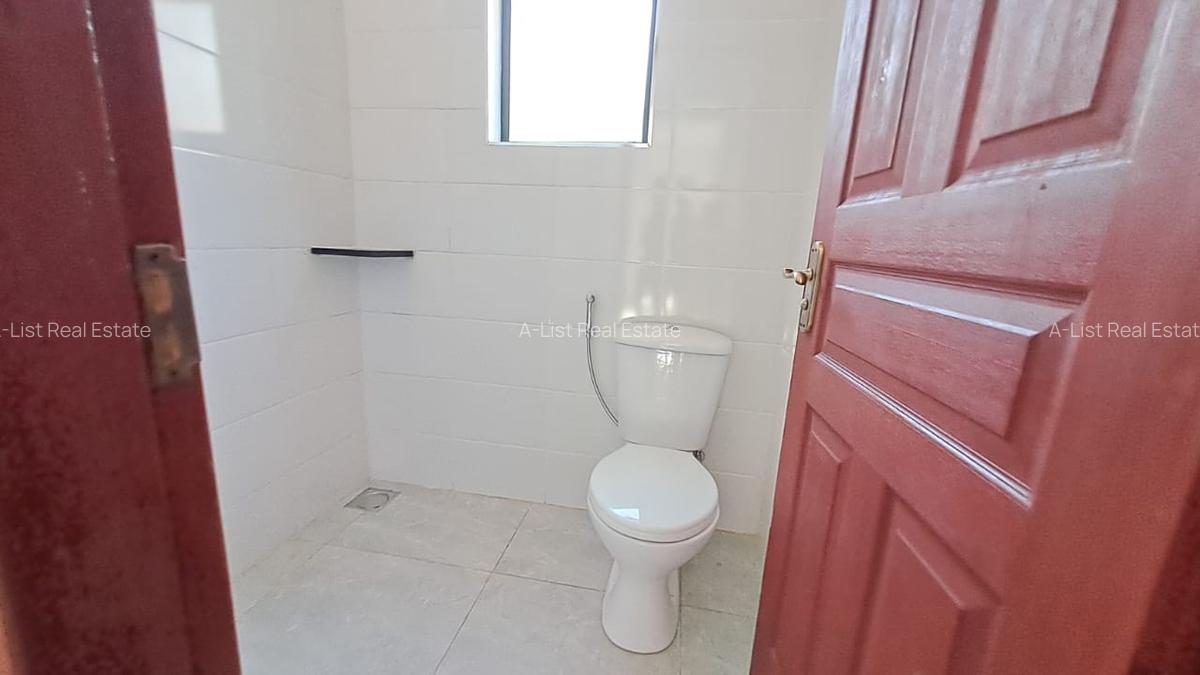 5 Bed Townhouse with En Suite at James Gichuru - 16