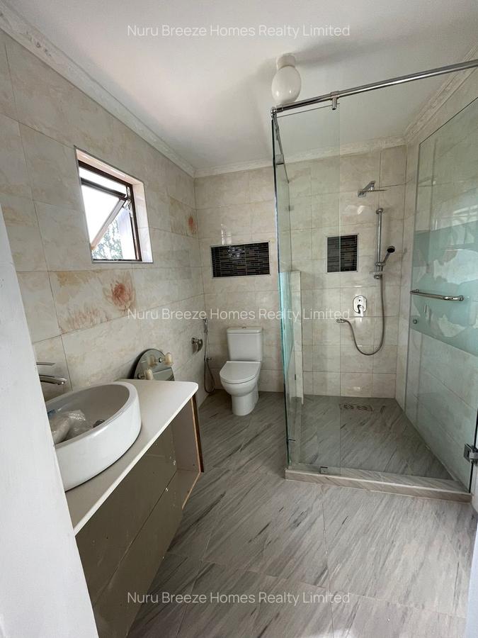 4 Bed Townhouse with En Suite in Lavington - 12