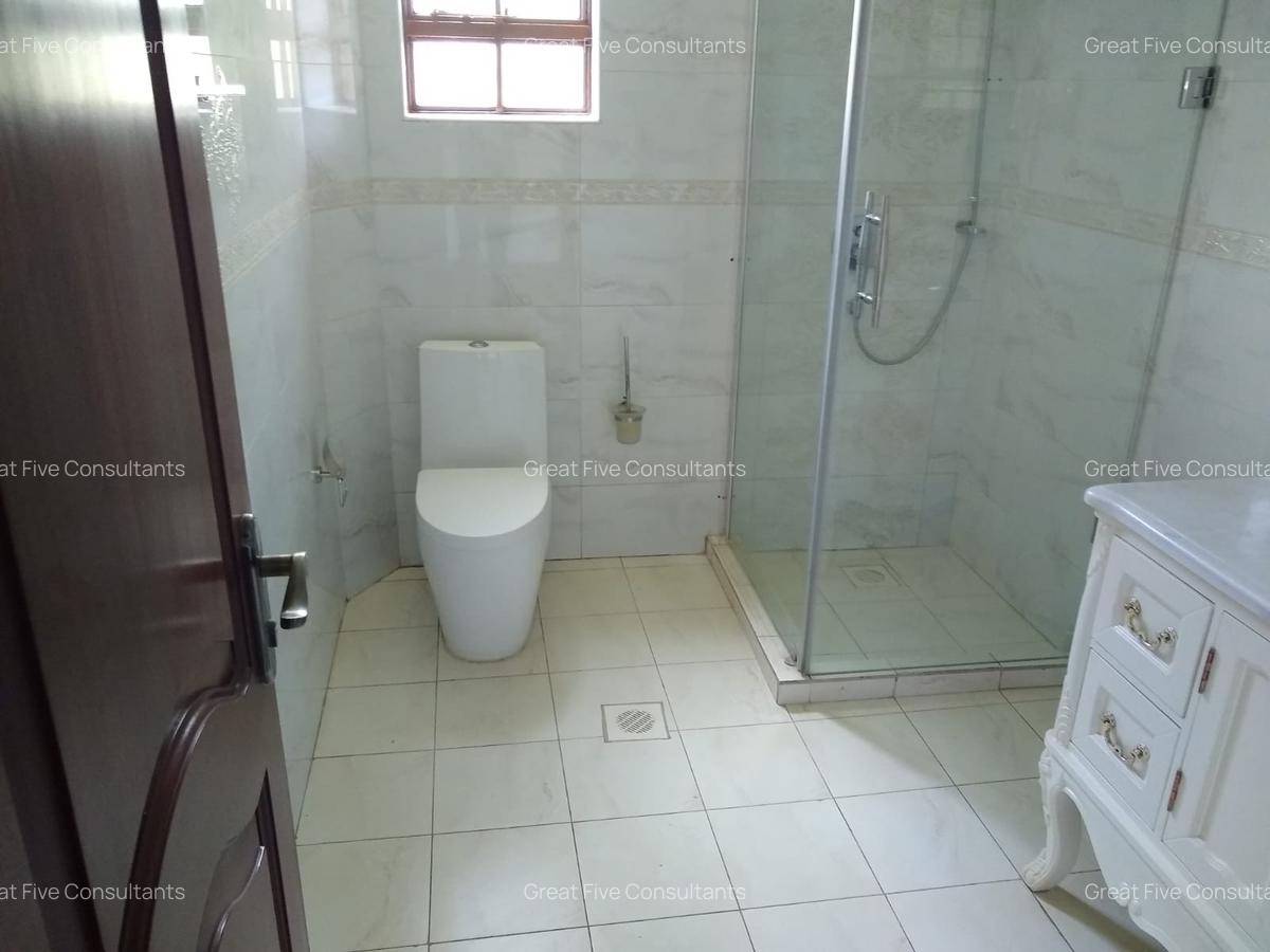 5 Bed Villa with En Suite in Runda - 14