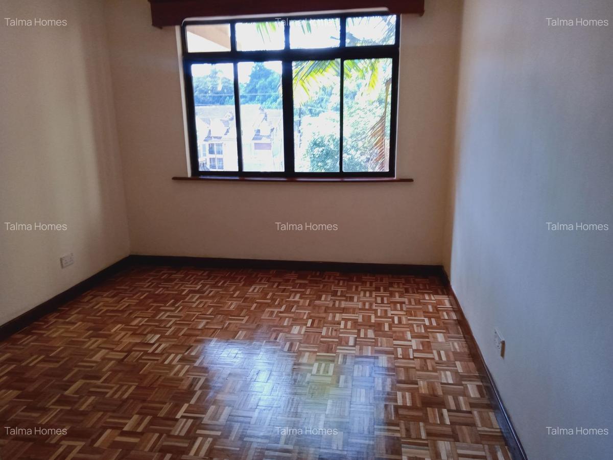 3 Bed Apartment with En Suite at Brookside Area - 16