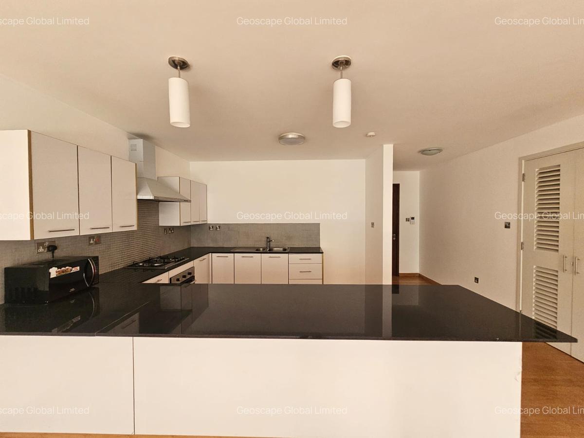 2 Bed Apartment with En Suite in Garden Estate - 5