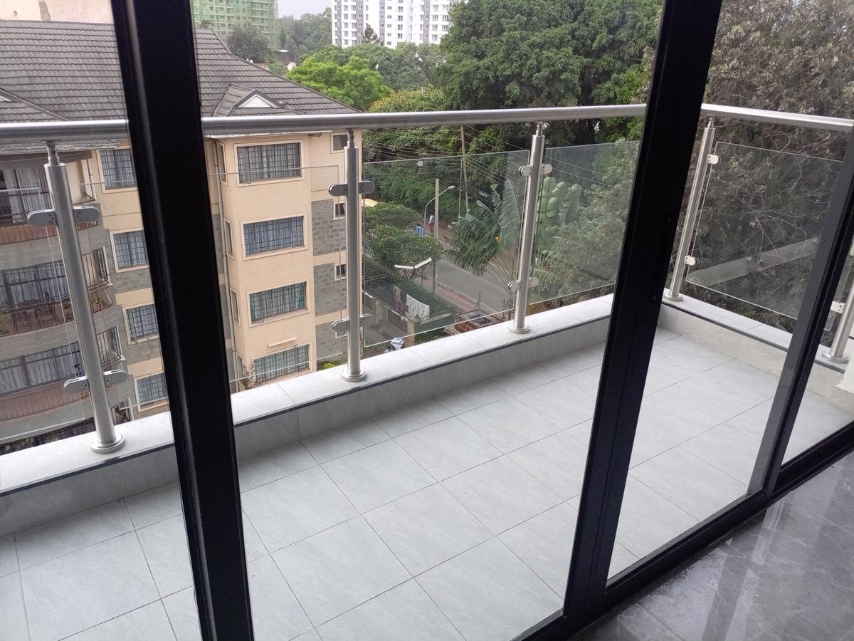 1 Bed Apartment with En Suite at Mandara Rd - 3