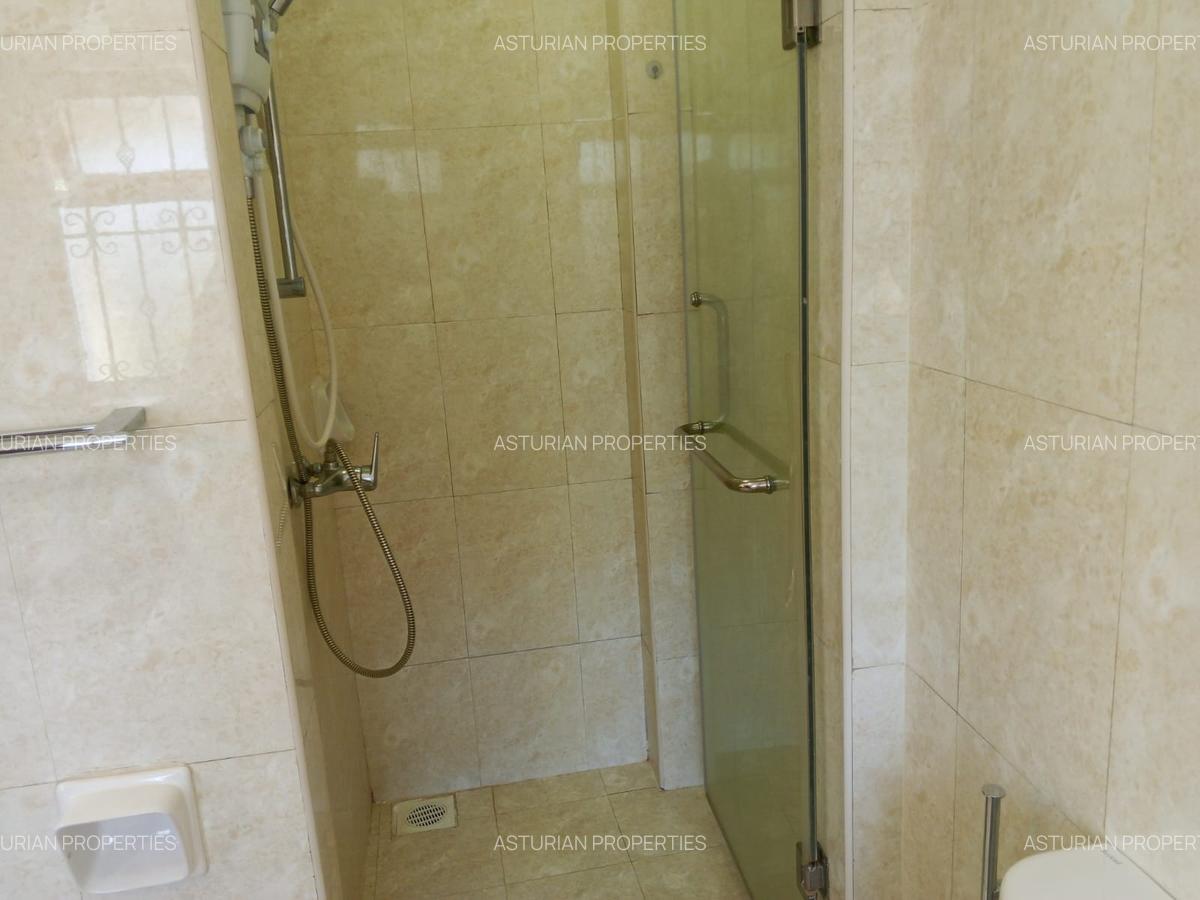 5 Bed Townhouse with En Suite in Runda - 4