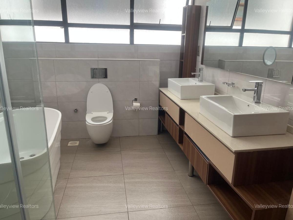 5 Bed Townhouse with En Suite at Kileleshwa - 12