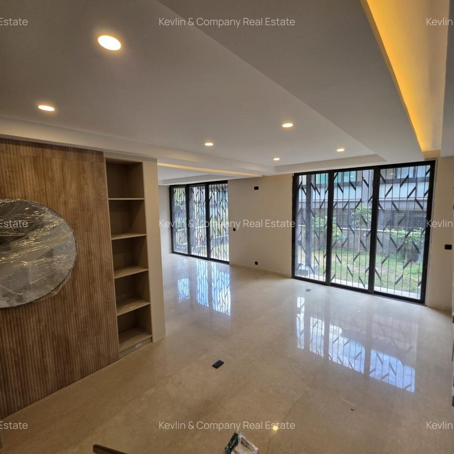 5 Bed Townhouse with En Suite in Westlands Area - 13