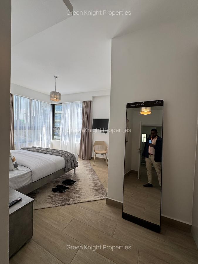 Serviced 3 Bed Apartment with En Suite in Riverside - 8