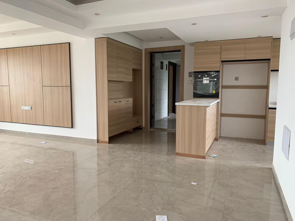 3 Bed Apartment with En Suite at Riverside - 2