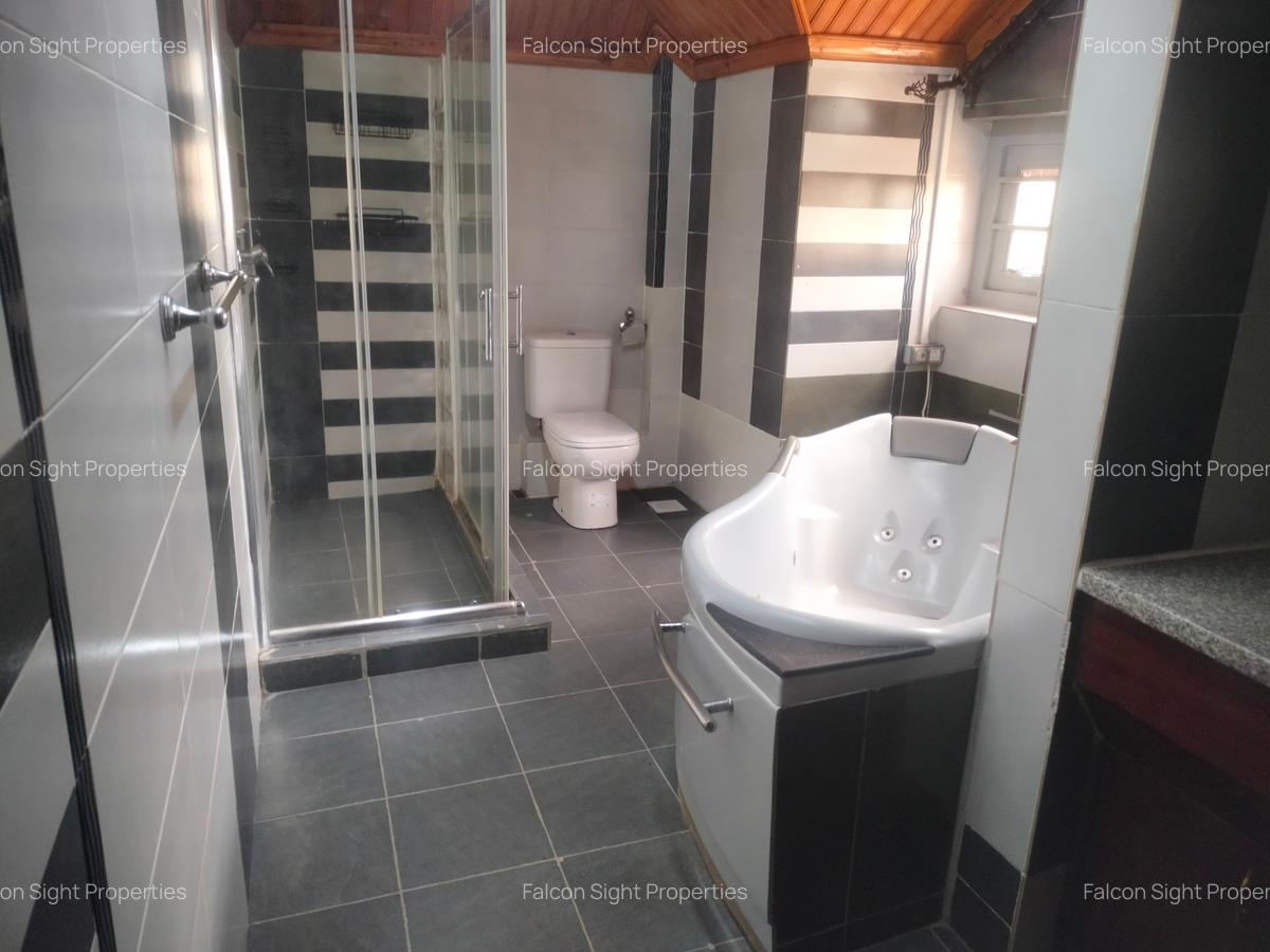 4 Bed Townhouse with Staff Quarters at Few Minutes Drive To Roslyn Academy And German School - 4