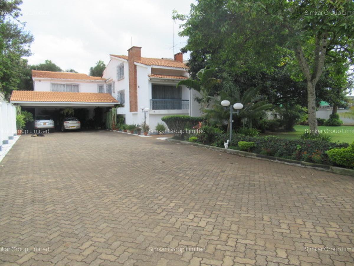 5 Bed House with En Suite at Grevillea Grove - 5