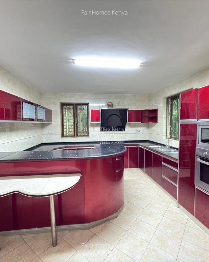 5 Bed Townhouse with En Suite at Othaya Road - 7