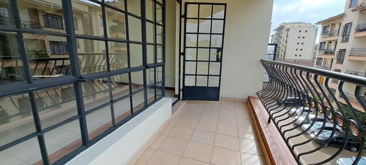 2 Bed Apartment with En Suite in Lavington - 13